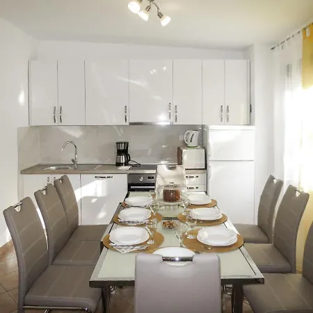 Apartment Nikola - Srd331 Rovanjska