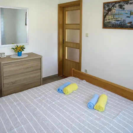 Apartment Nikola - Srd331 Rovanjska